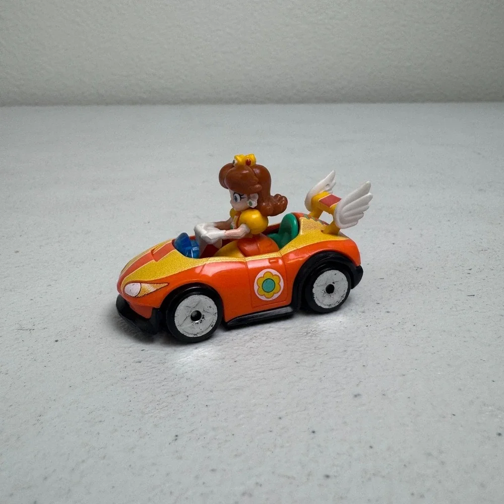 Hot Wheels Mario Kart Princess Daisy Wild Wing Orange Vehicle Race Car GRN17